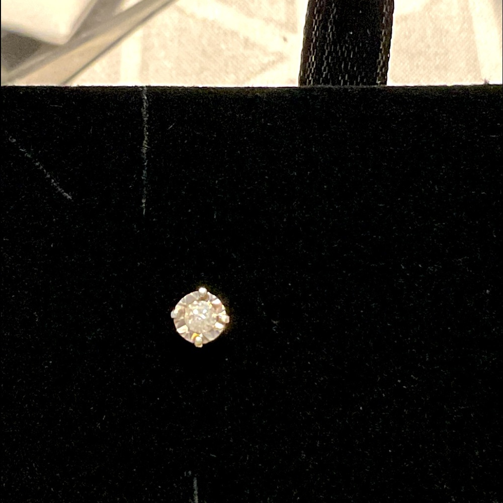 Single 10K White Gold Enhanced Diamond Stud Earring (no backing)